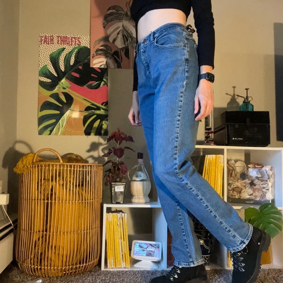 Women’s Riders Jeans - Picture 2 of 5